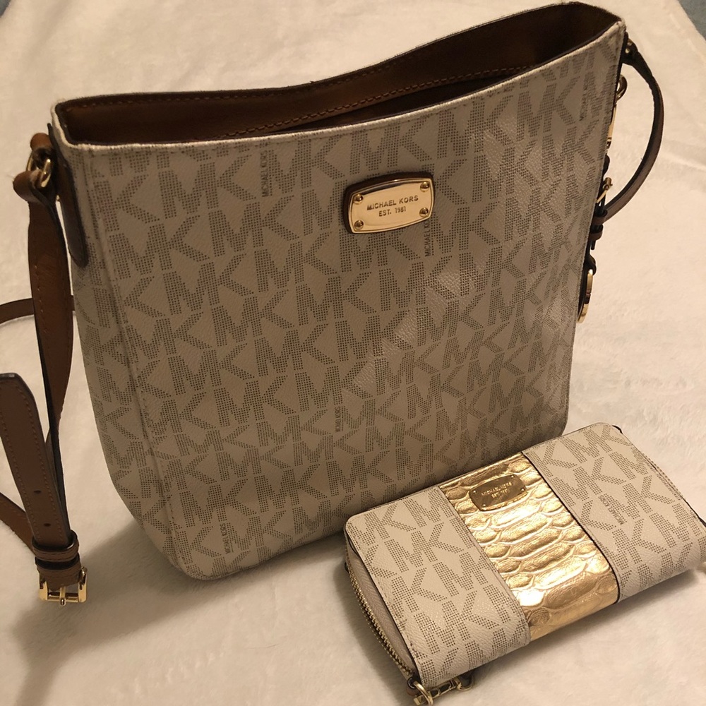 Michael Kors crossbody w/ matching wallet wristlet